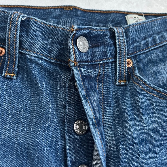 Levi's Wedgie White Oak Cone Raw Hem Denim Jeans - Size 28 - EUC - Picture 10 of 16